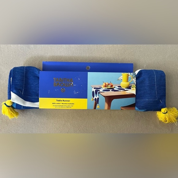 NWT tabitha brown polka dot table runner decor - Picture 2 of 6